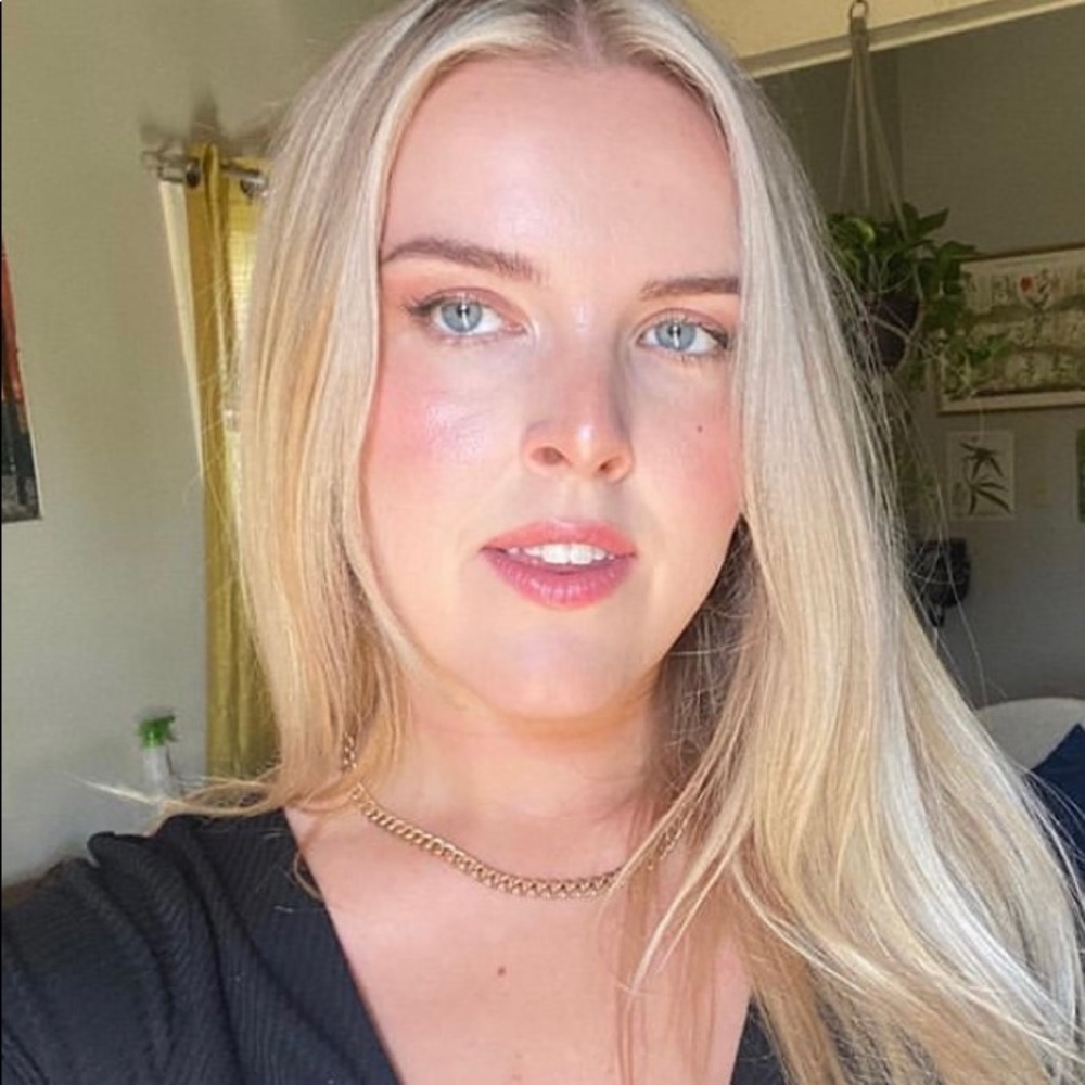 Meet your Posher, Whitney